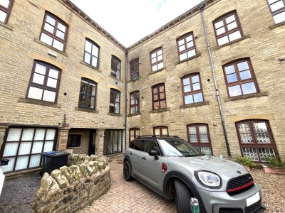 Haworth, Keighley, West Yorkshire - EAID:3030449609, BID:4216801